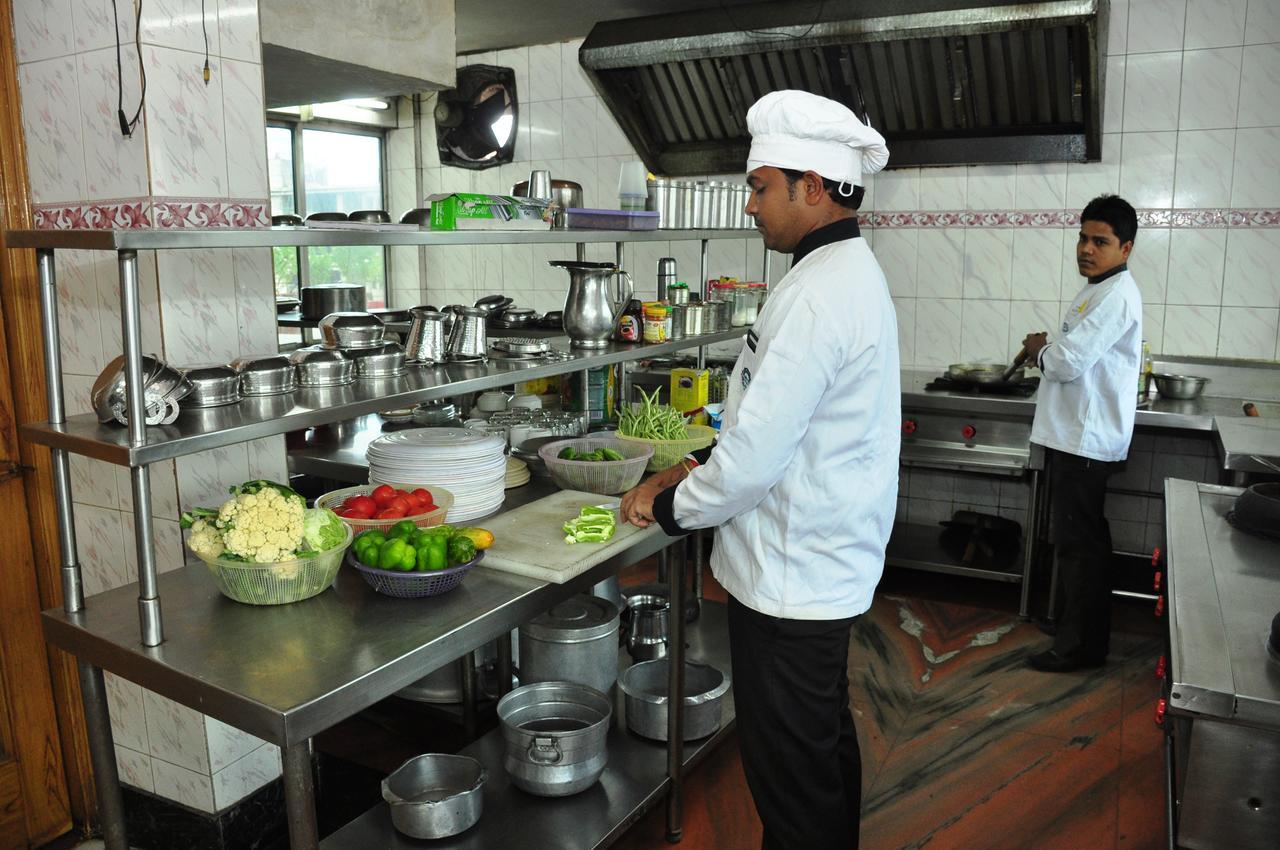 Aastha Hotell Rourkela Exteriör bild